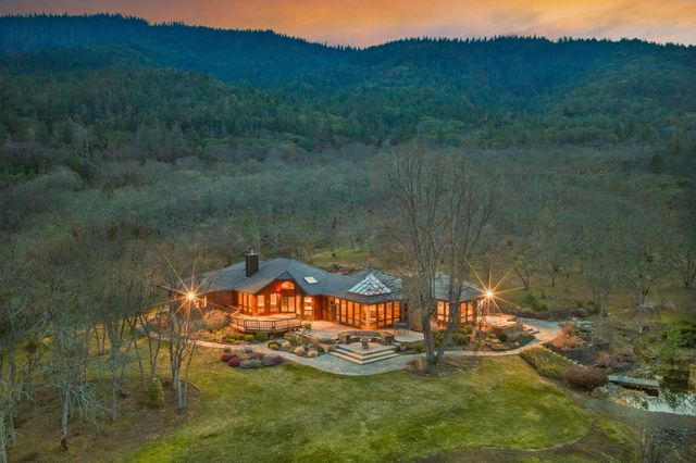 178 Meadow Oaks Drive, Ashland, OR 97520