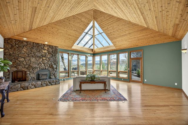 178 Meadow Oaks Drive, Ashland, OR 97520