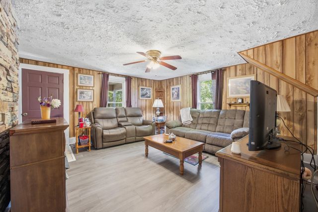 1087 Searcy School Road, Lawrenceburg, KY 40342