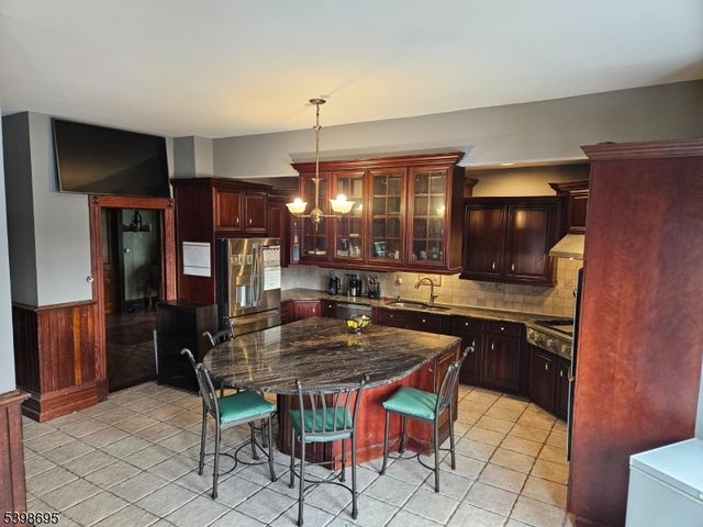 608 3rd St, Belvidere Twp., NJ 07823