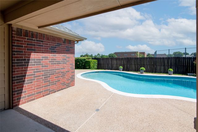 5520 Bandelier Trail, Fort Worth, TX 76137