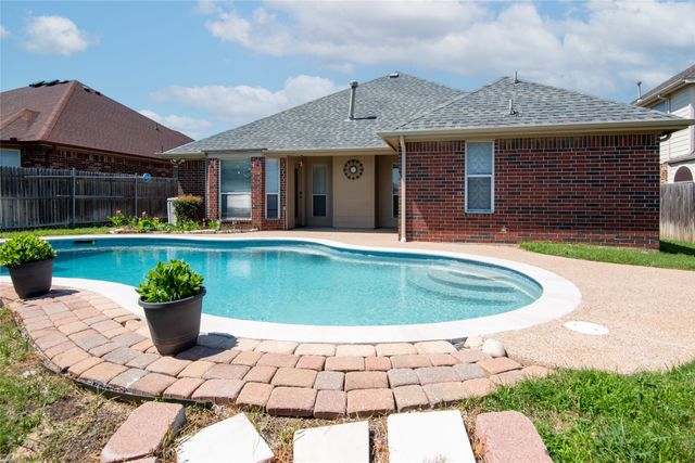 5520 Bandelier Trail, Fort Worth, TX 76137