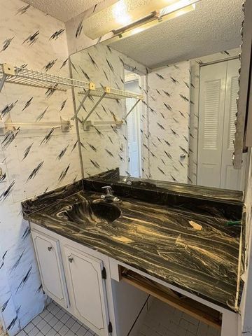 6001 NW 61st Avenue 105, Tamarac, FL 33319