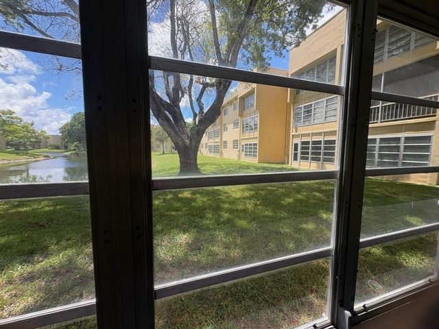 6001 NW 61st Avenue 105, Tamarac, FL 33319