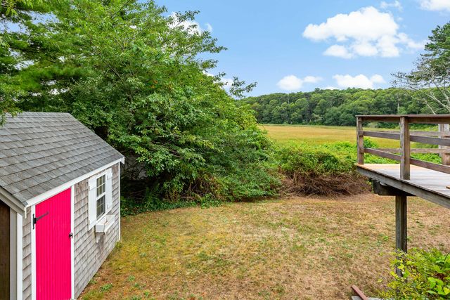 107 S Abbey Gate, Cotuit, MA 02635