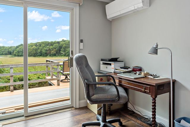 107 S Abbey Gate, Cotuit, MA 02635