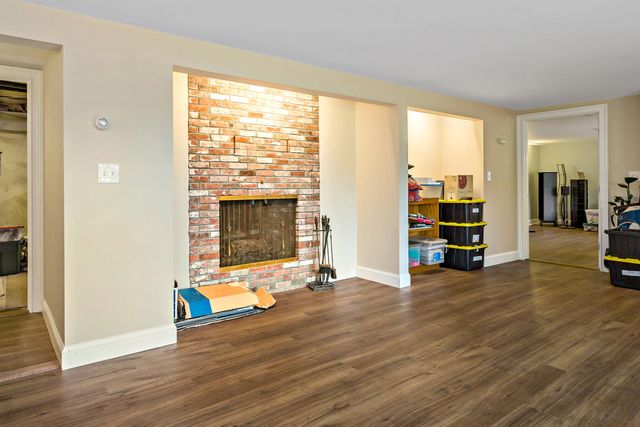 107 S Abbey Gate, Cotuit, MA 02635