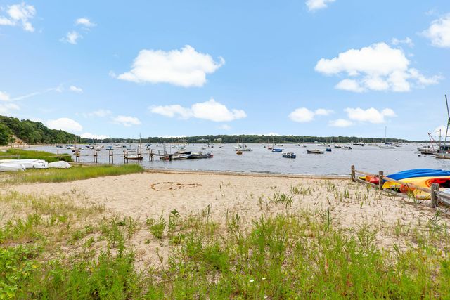 107 S Abbey Gate, Cotuit, MA 02635