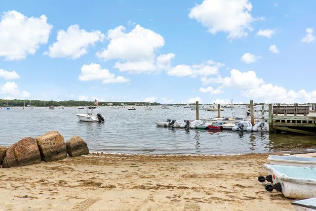 107 S Abbey Gate, Cotuit, MA 02635