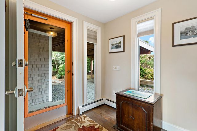 107 S Abbey Gate, Cotuit, MA 02635
