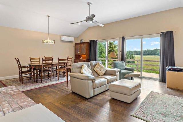 107 S Abbey Gate, Cotuit, MA 02635
