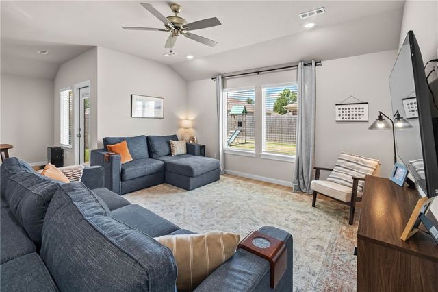 903 Nursery Road, Rogers, AR 72758