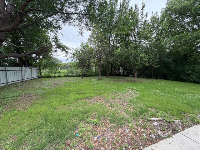 1105 De Ridder Avenue, Fort Worth, TX 76106
