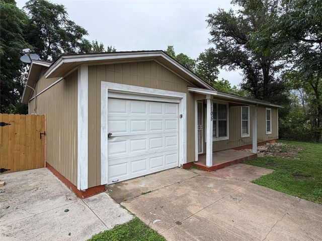 1105 De Ridder Avenue, Fort Worth, TX 76106