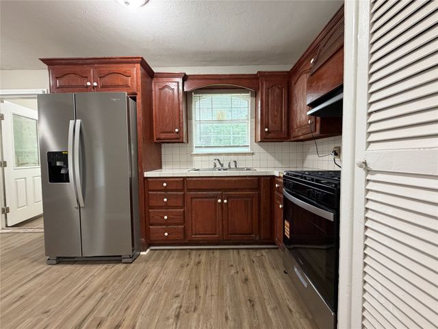 1105 De Ridder Avenue, Fort Worth, TX 76106
