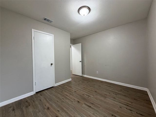 1105 De Ridder Avenue, Fort Worth, TX 76106