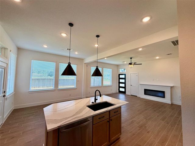 9402 Autumn Vale Drive, Missouri City, TX 77459