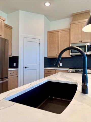 9402 Autumn Vale Drive, Missouri City, TX 77459