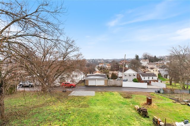 2441 Dewey St, Munhall, PA 15120