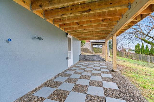 2441 Dewey St, Munhall, PA 15120