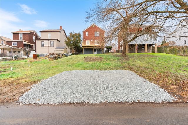 2441 Dewey St, Munhall, PA 15120