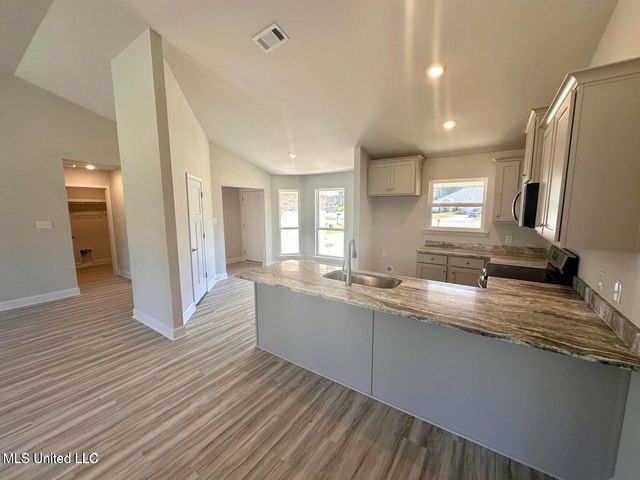 6288 Emerald Lake Drive, Biloxi, MS 39532