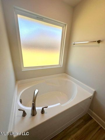 6288 Emerald Lake Drive, Biloxi, MS 39532