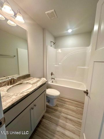 6288 Emerald Lake Drive, Biloxi, MS 39532