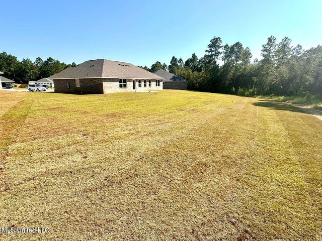 6288 Emerald Lake Drive, Biloxi, MS 39532