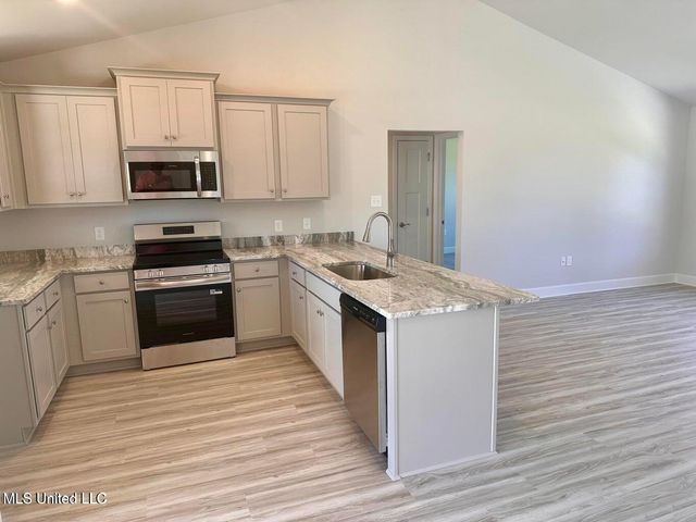 6288 Emerald Lake Drive, Biloxi, MS 39532