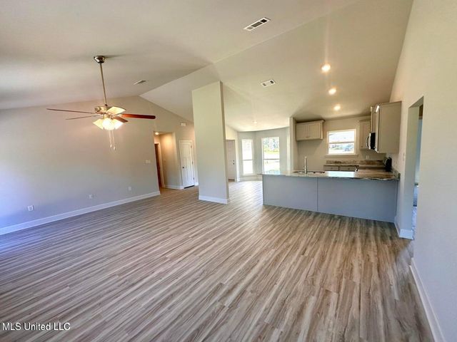 6288 Emerald Lake Drive, Biloxi, MS 39532