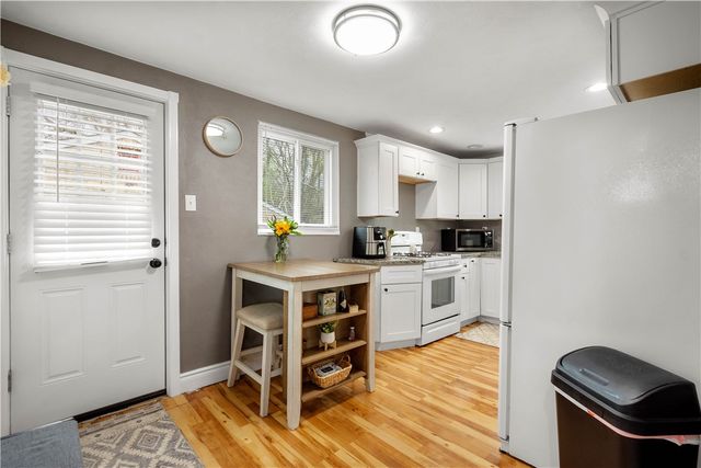 325 Conniston Ave, Bon Air, PA 15210