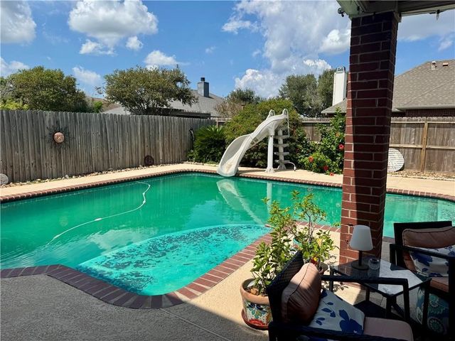 209 Cypress Point, Portland, TX 78374