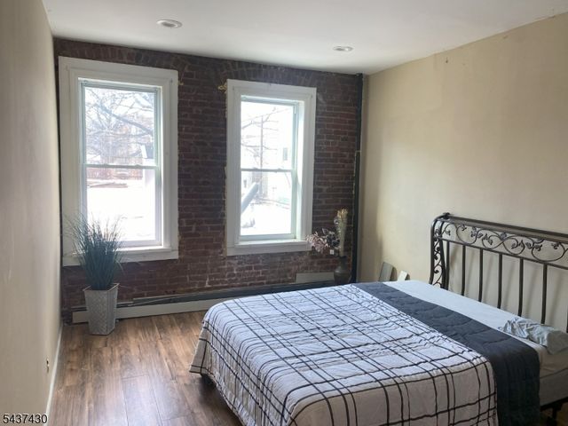 309 Martin Luther King Jr Dr, Jersey City, NJ 07305