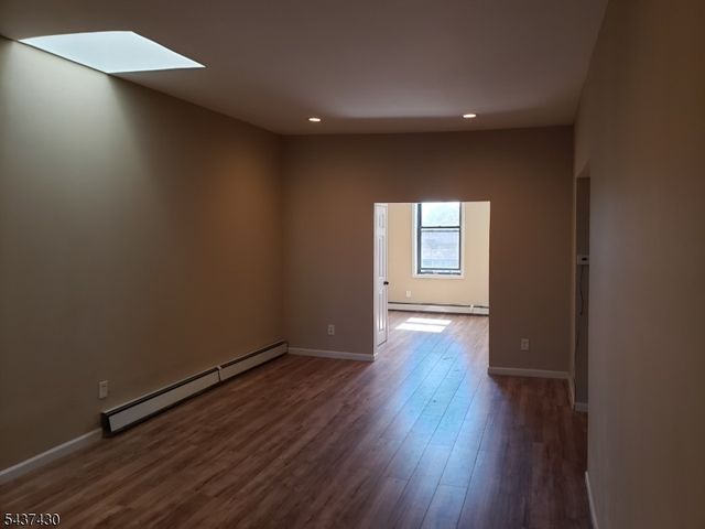 309 Martin Luther King Jr Dr, Jersey City, NJ 07305