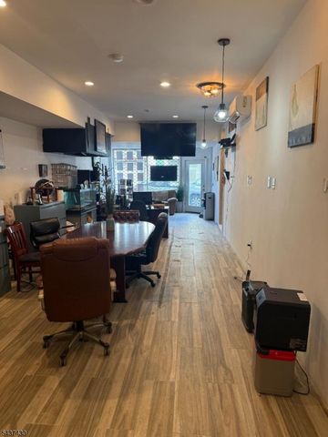 309 Martin Luther King Jr Dr, Jersey City, NJ 07305