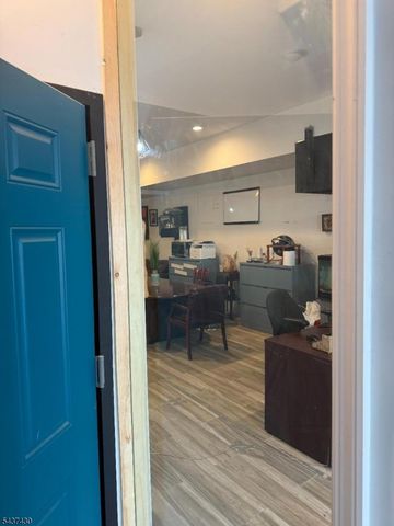 309 Martin Luther King Jr Dr, Jersey City, NJ 07305
