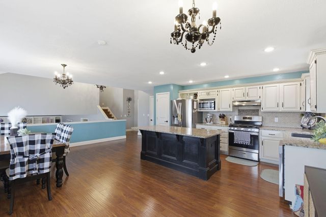 1309 E Knobhill Street, Springfield, MO 65804