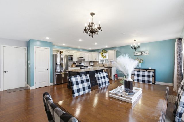 1309 E Knobhill Street, Springfield, MO 65804