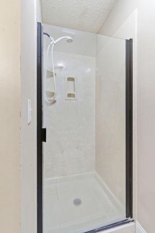 1309 E Knobhill Street, Springfield, MO 65804