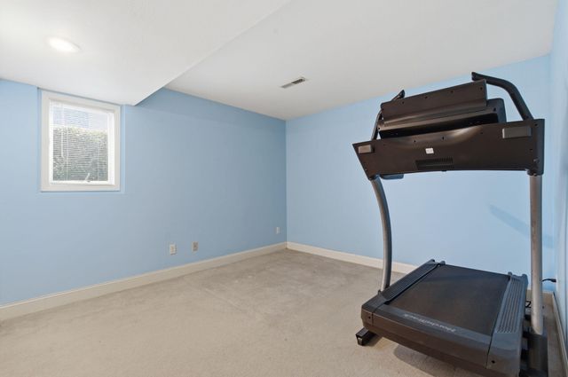 1309 E Knobhill Street, Springfield, MO 65804