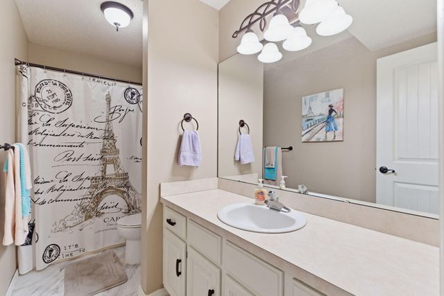 1309 E Knobhill Street, Springfield, MO 65804