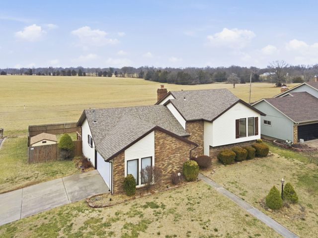 1309 E Knobhill Street, Springfield, MO 65804