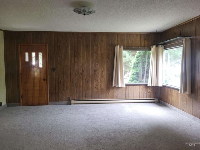732 Riverside Avenue, Orofino, ID 83544