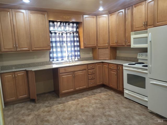 732 Riverside Avenue, Orofino, ID 83544