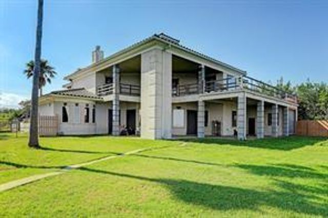 135 1st Street, Dickinson, TX 77539