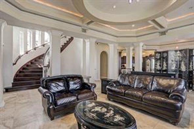 135 1st Street, Dickinson, TX 77539