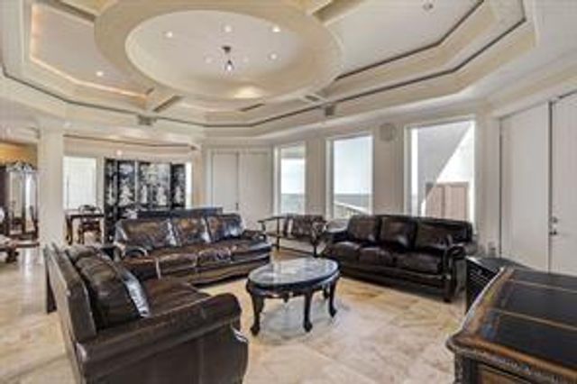 135 1st Street, Dickinson, TX 77539