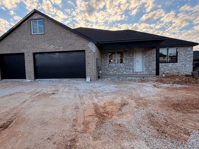 671 W Bridgewood Court, Springfield, MO 65803