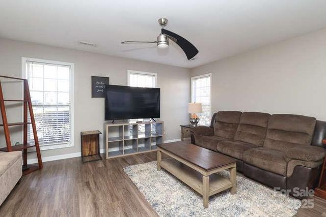 1109 Triece Lane, Charlotte, NC 28215